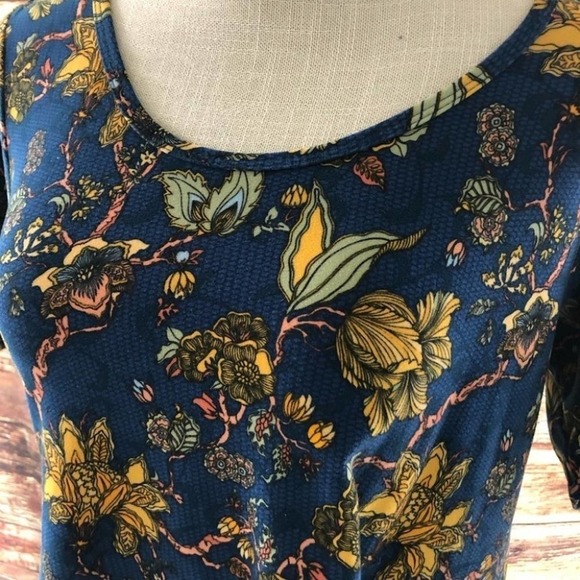 3/$20 LuLaRoe Perfect Tee - Picture 2 of 3